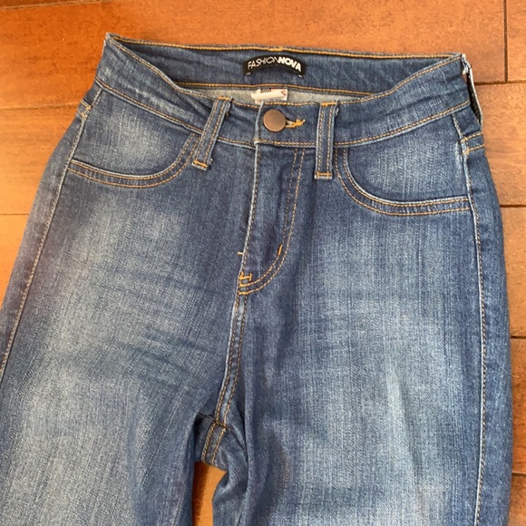 🔴 SOLD Medium blue wash jeans - Picture 5 of 6